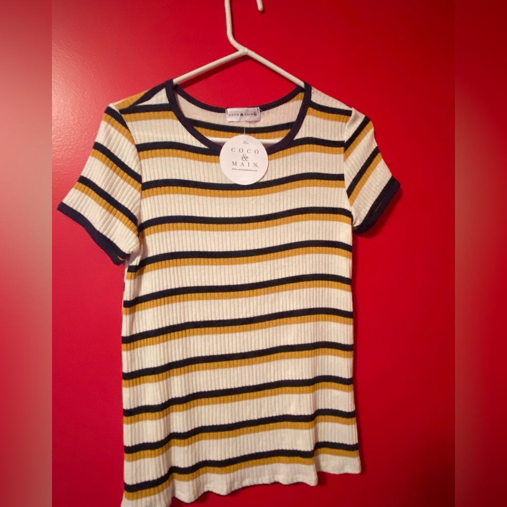 Women’s top Coco and Main